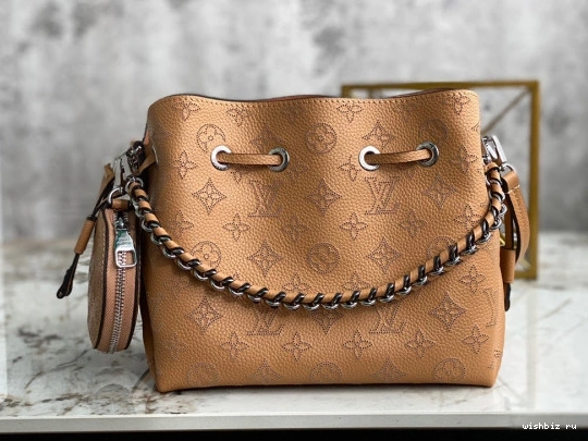 WIS BELLA LOUIS VUITTON 0127